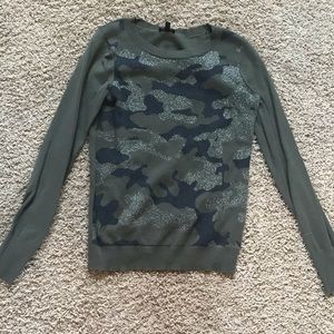 Express camouflage sweater